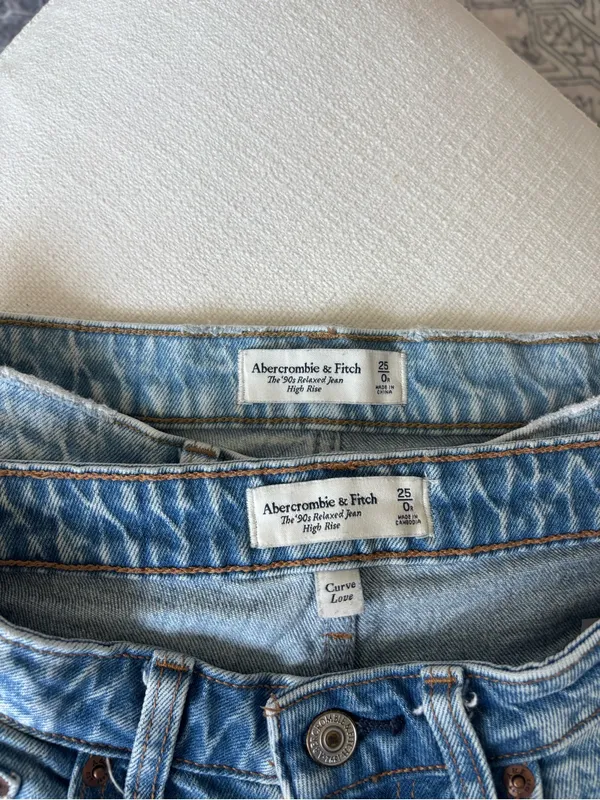 Abercrombie & Fitch 90s Relaxed High Rise Jeans - Image 3