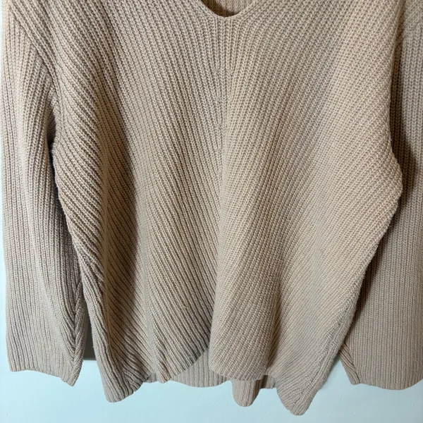 Urban Outfitters Tan Shaker‎ Stitch Oversized V-Neck Pullover Sweater Small - Image 3