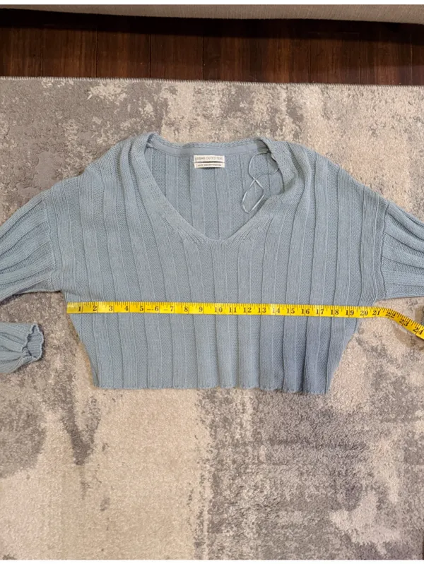 Urban Outfitters Pale Blue Ribbed V-Neck Cropped Sweater - Image 5