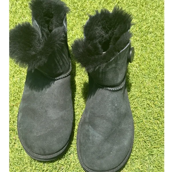 UGG Mini Bailey Button Black Suede Sheepskin‎ Ankle Boots Womens 8 - Image 2
