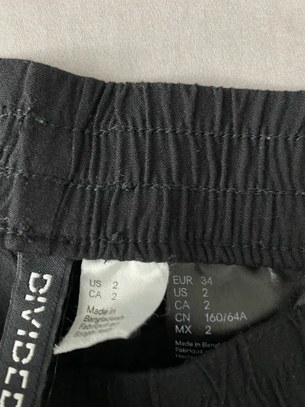 H&M Black Bottoms - Image 8