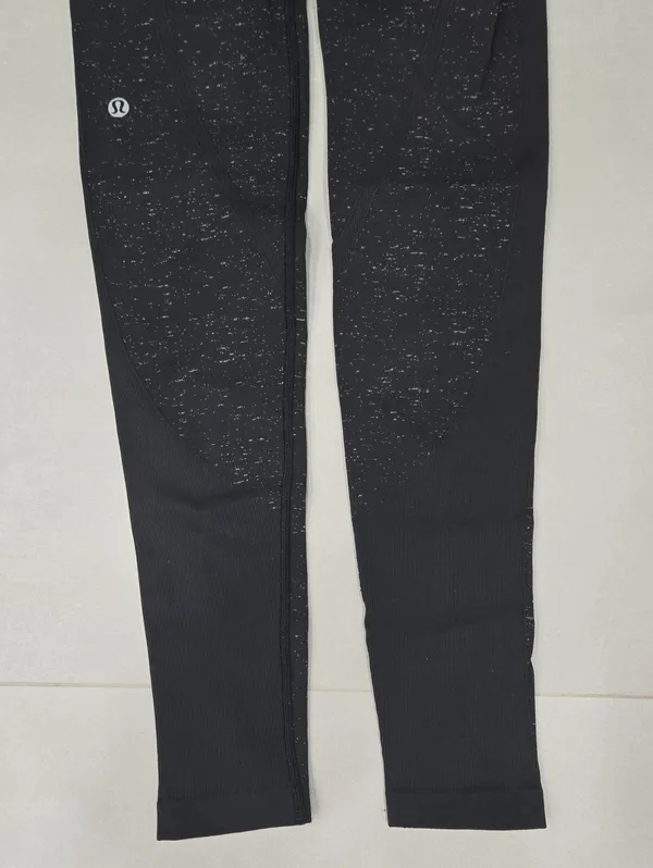 Lululemon athletica Black Galaxy High-Rise Active Leggings Size 4 - Image 4