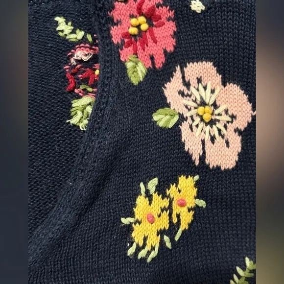 Vintage Floral hand Embroidered Knit‎ Sweater Navy V-Neck Cottagecore 3-D - Image 10