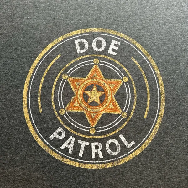 ‼️Catchin’ Deers Doe Patrol Shirt‼️ Gray Size L - Image 2