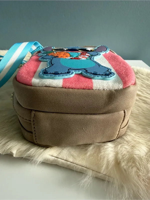 Loungefly Disney Lilo & Stitch Beach Towel Crossbody Bag - Image 7