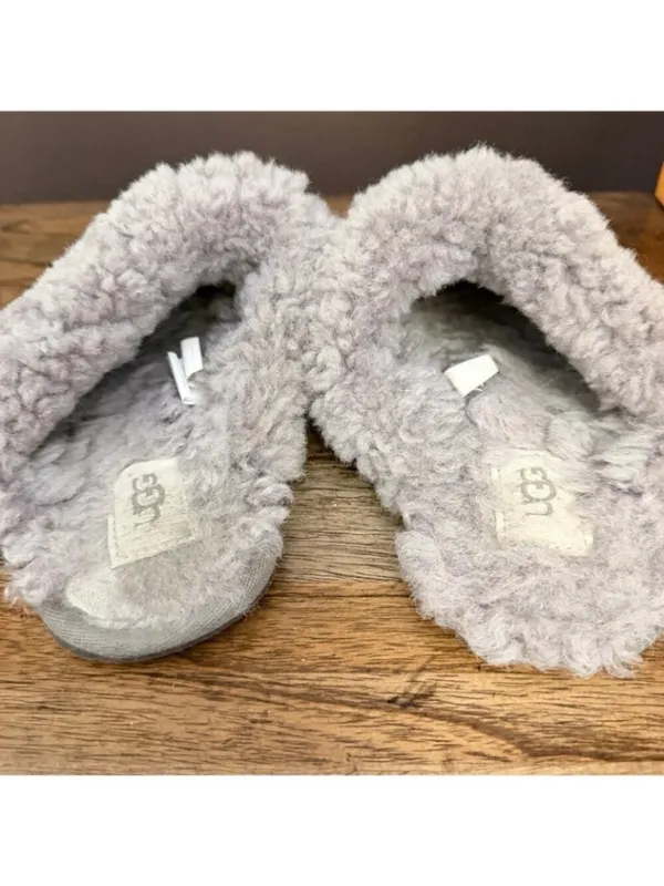 UGG Scuffette Size 6 - Image 10