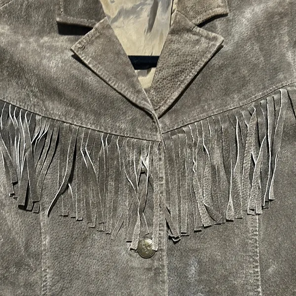 On Trend: Prana EUC 100% Leather Women's Jacket with Fringe - Image 4