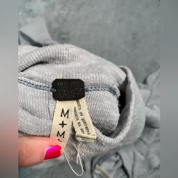 Free people we the free Gray Turtleneck long sleeve split back medium - Image 8