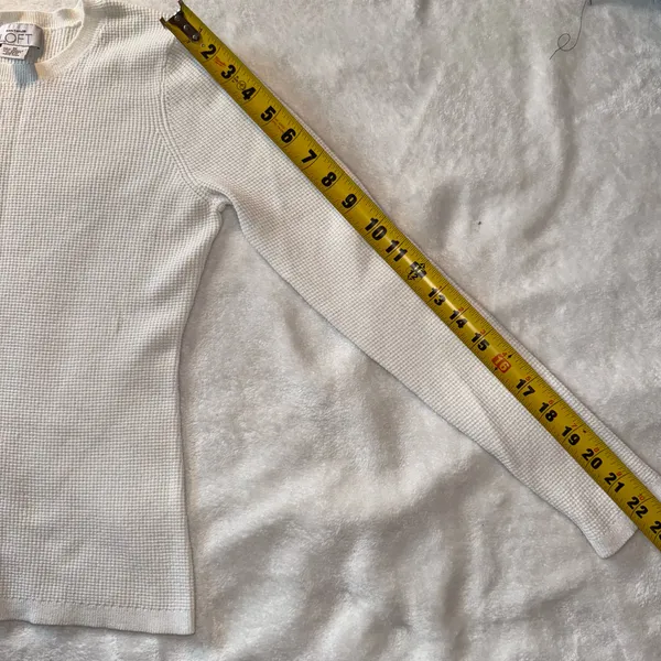 Loft Long Sleeve Women’s Blouse Medium Ann Taylor  - Image 4