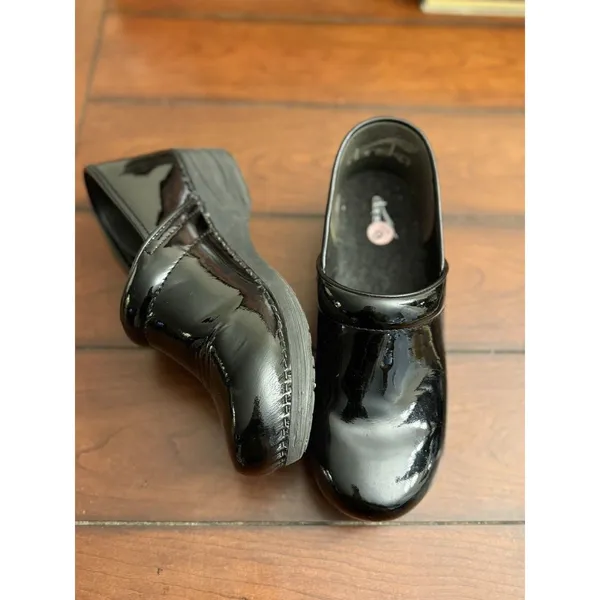 Patent black leather Dansko Pro‎ clogs - size 9 - Image 2