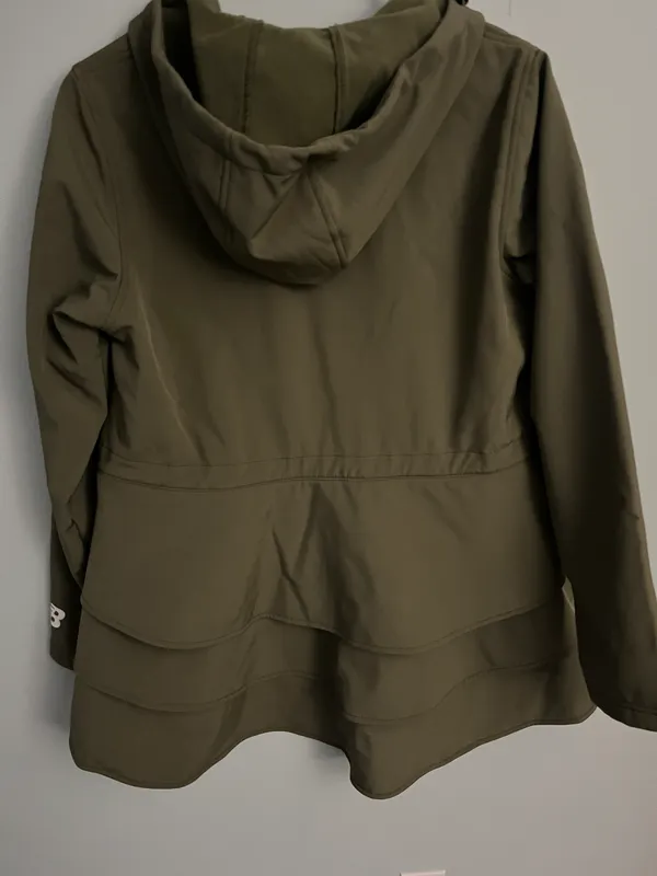 New Balance Women’s Lightweight Jacket - Image 2