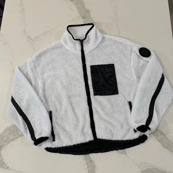 Fabletics Larissa Sherpa Fleece Zip Up Jacket Women’s Small White/Black Cozycore - Image 6