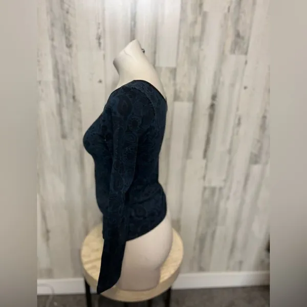 Both and blue top Blue Size undefined - Image 4