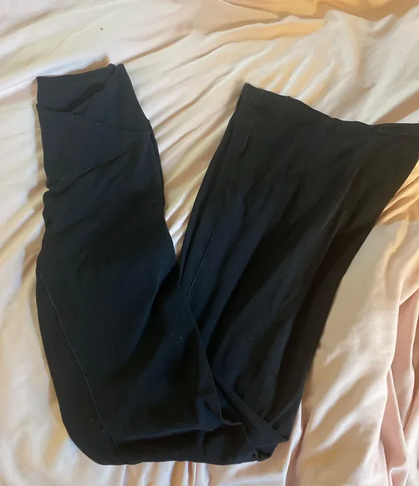 Aerie black crossover flare leggings - Image 2