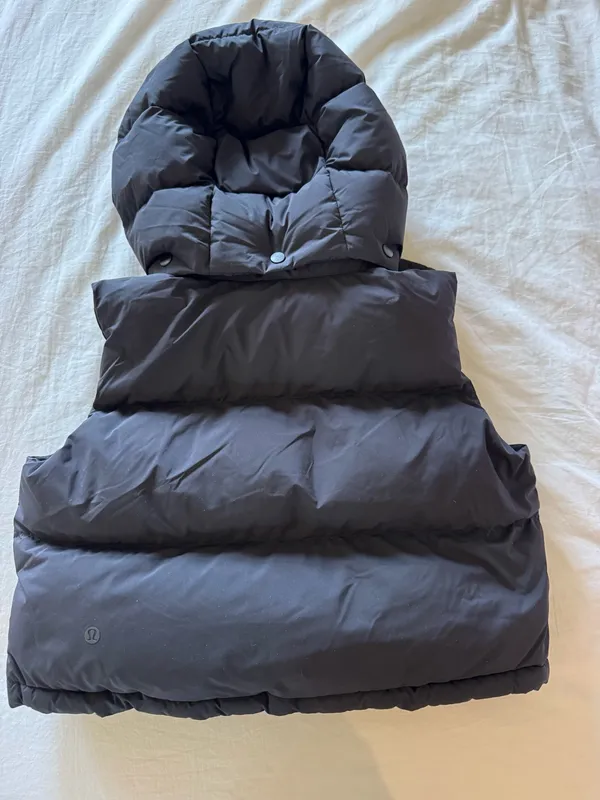 Lululemon Cropped Vest Puff - Image 2