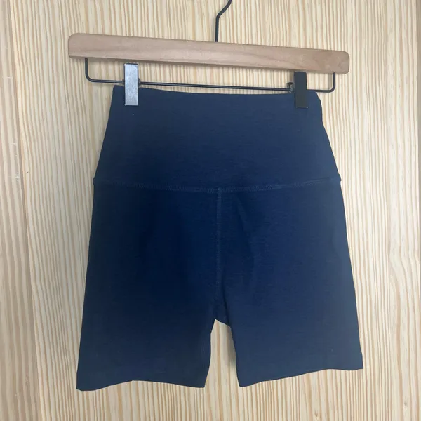 BEYOND YOGA- Spacedye Keep Moving Shorts Nocturnal Navy Size S - Image 2