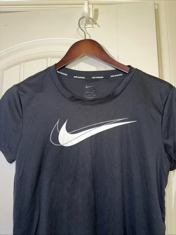 Nike Women's Dri-FIT Swoosh Run Short-Sleeve Running Top S - Image 2