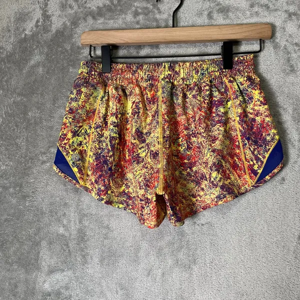 Lululemon Seawheeze Hotty Hot Short 2.5”‎ Yellow Woodland Size 8 Missing Liner - Image 2
