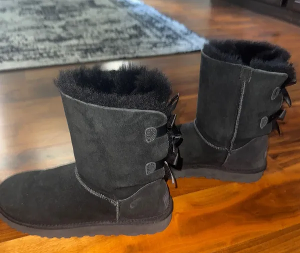 UGG Women’s Bailey Bow Boots Black - Image 4