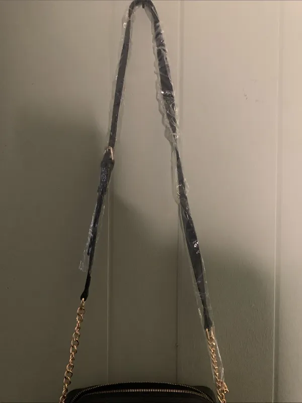 Black Crossbody Bag with Gold Chain Strap - Image 4