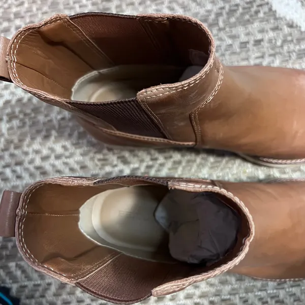 Bernardo Sutton Chelsea Boot Womens Sz 9 - Image 4