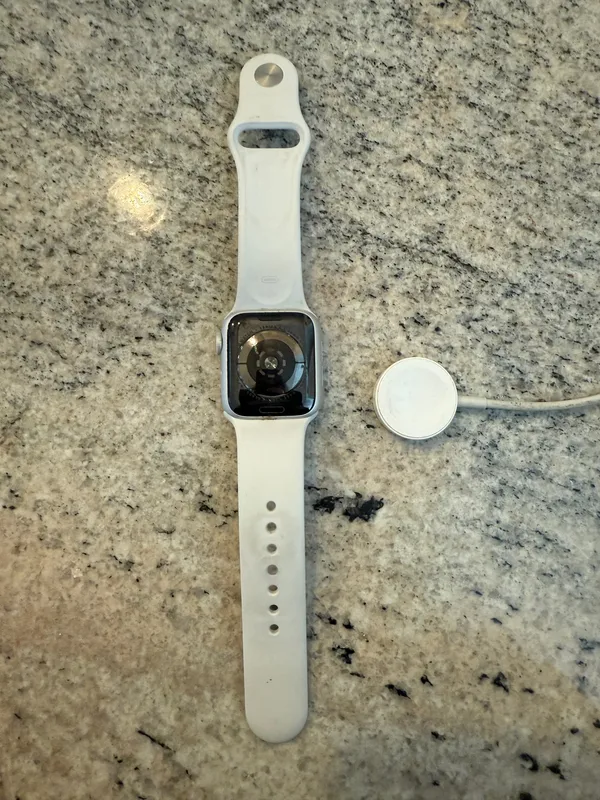 Apple Watch Series 4  - Image 3