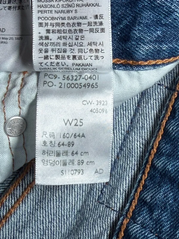 Levi’s 501 Original Fit High-Rise Women’s Shorts - Image 4