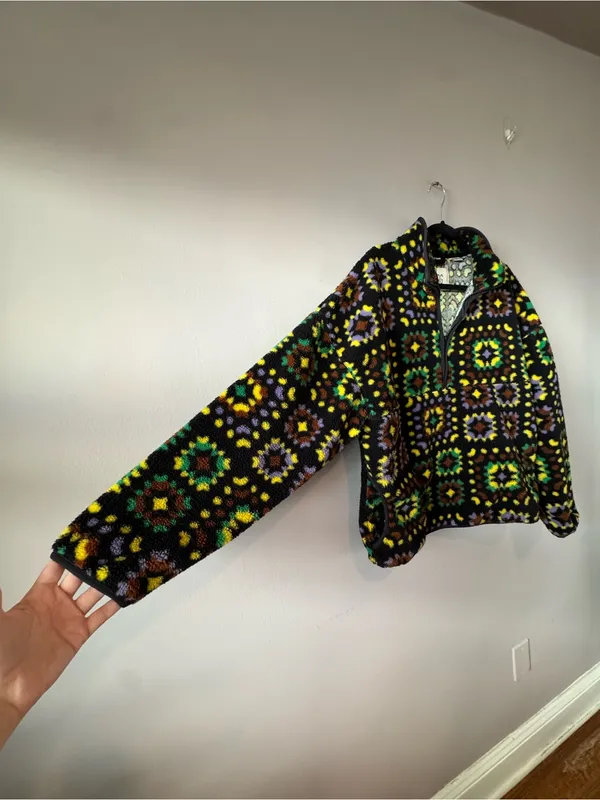 Urban Outfitters BDG Women’s Yosemite Granny Square Pattern Fleece Size Small - Image 4