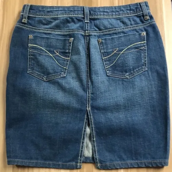 DKNY Jeans skirt. MIDI size 6 - Image 4