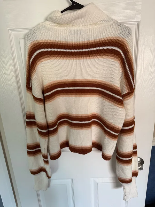 Urban Outfitters Sweater - Image 2