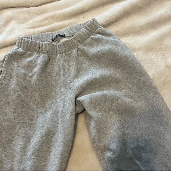 Brandy melville sweats - Image 4
