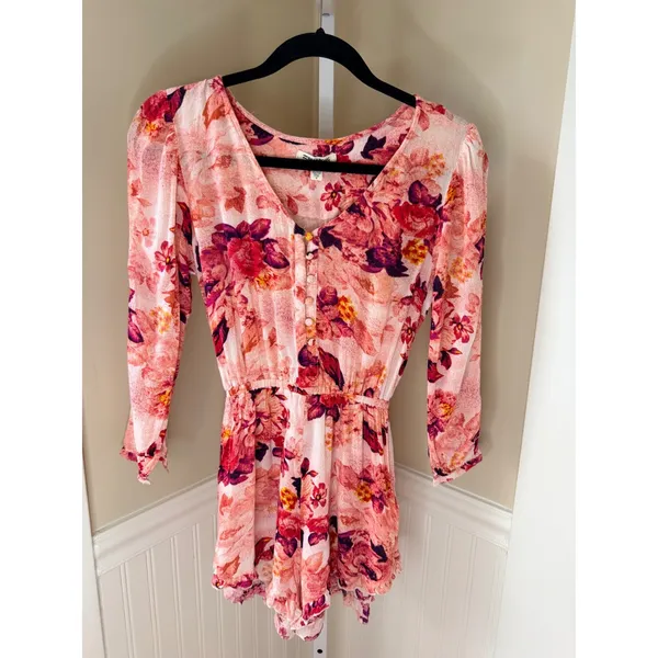 Billabong Pink Floral Boho Romper V-Neck Ruffle Hem Size‎ 6 - Image 2