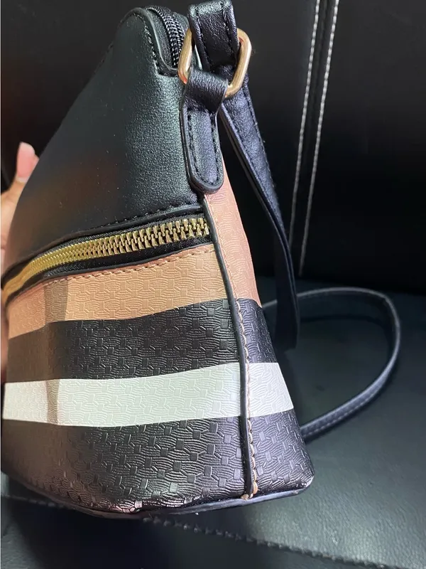 Unbranded Black Crossbody Bag with Striped Accent and Tassel Detail - Image 5