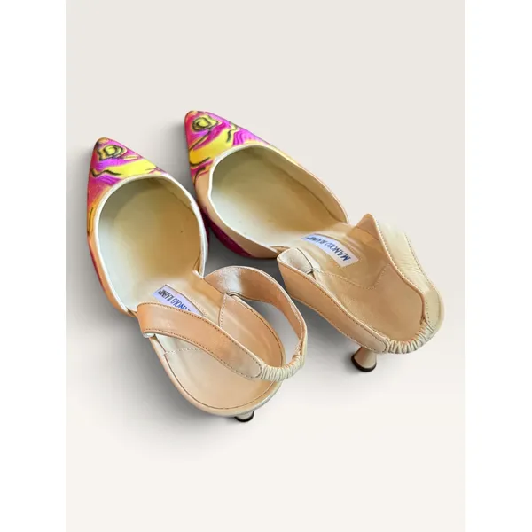 Manolo Blahnik 38 Yellow Pink Floral Sequin Embroidered Slingback Kitten Heels - Image 4