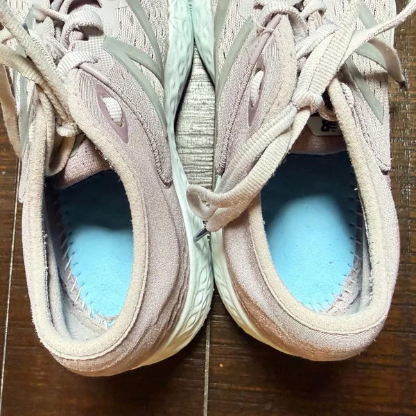 New Balance Fresh Foam 1080 Women Size 7 D Lavender Running Shoes Sneakers - Image 10