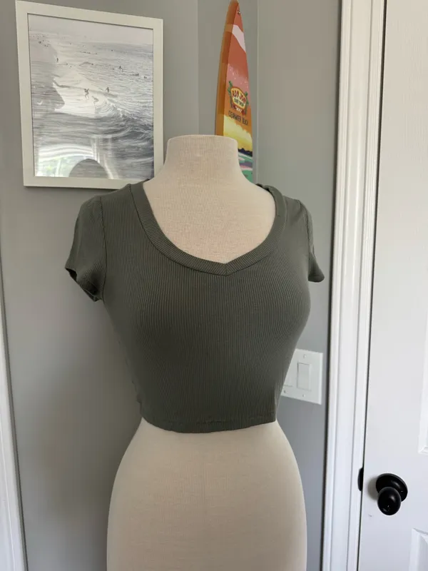Aeropostale Baby Tee - Image 2
