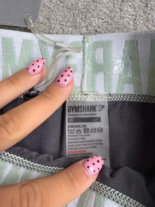Gymshark Leggings Pistachio Cropped - Image 3