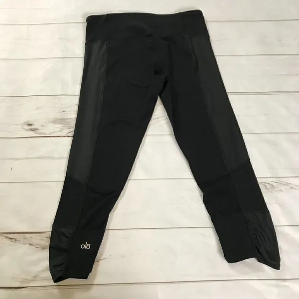 ALO Women’s Activewear Capri Black Size undefined - Image 2
