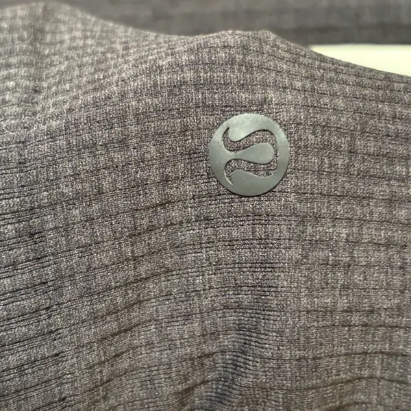 Lululemon Ebb To Street long-sleeve crop. SZ 6 Preloved. - Image 5