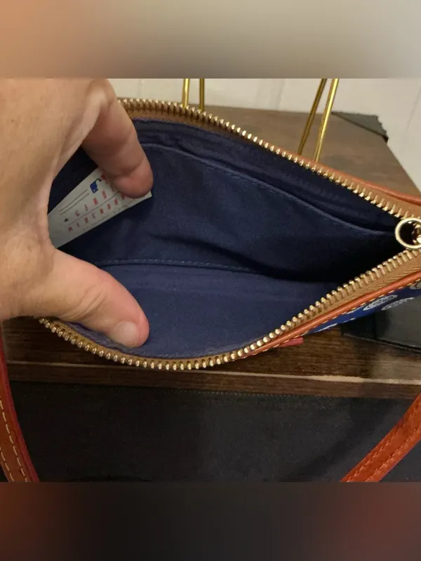 Rare Vintage Dooney & Bourke Chicago Cubs Canvas Leather Zip wristlet Wallet - Image 5