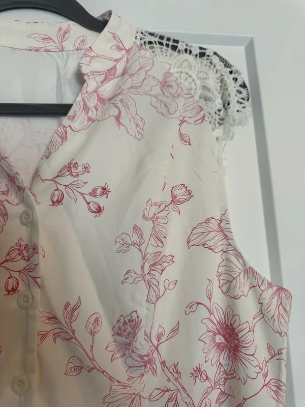 Pink and white floral dress - Image 3