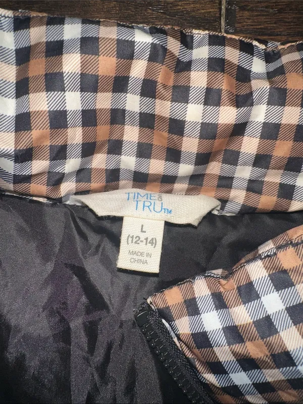 Time and Tru Plaid Puffer Jacket in Brown & Black size large - Image 3