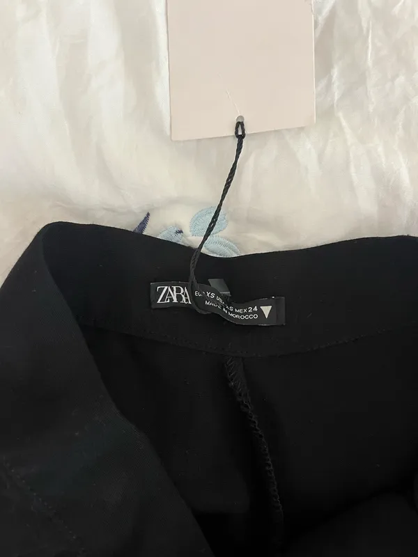 ZARA Black Shorts High-Waisted - Image 4