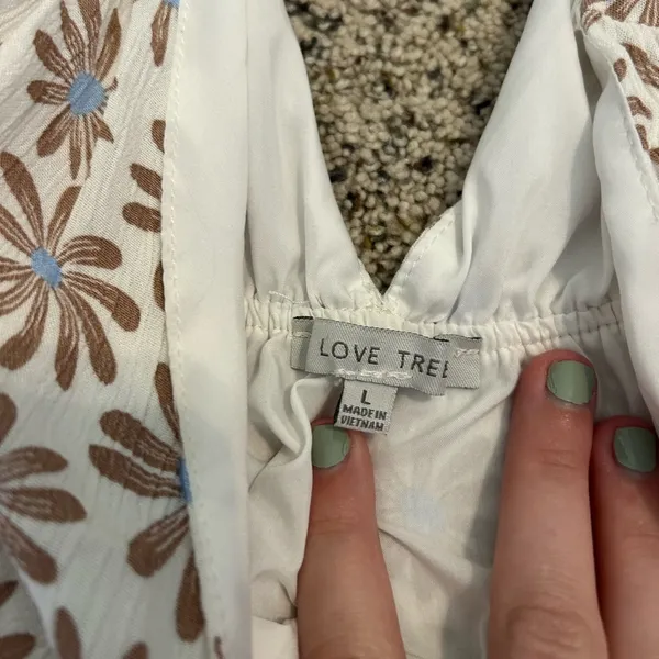 Love Tree White and Brown Floral Dress - Image 3