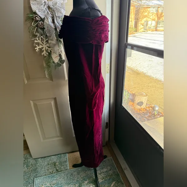 Vintage Rampage purple velvet off the shoulder maxi column dress, size 7/8 - Image 4