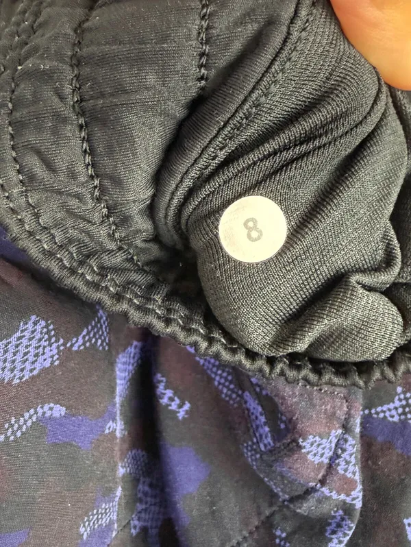 Lululemon Camo Emperor Blue Black 2" Hotty Hot Short - Size - 8 - Image 7