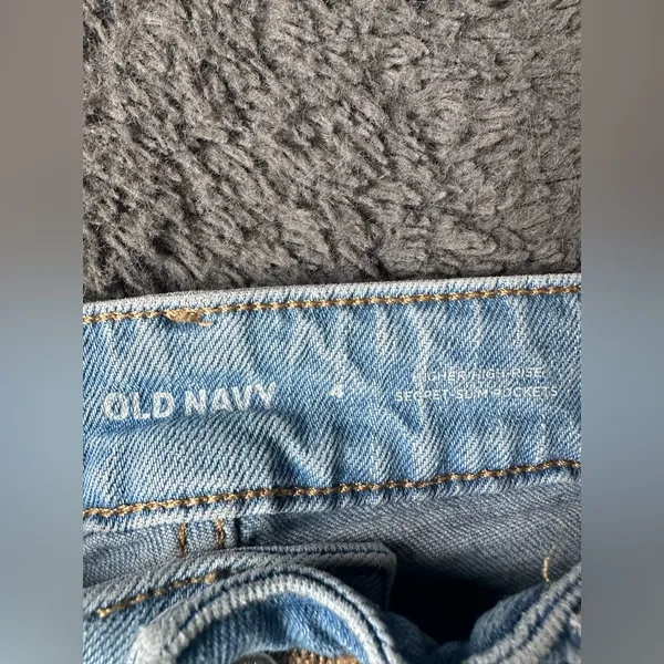 Old Navy distressed flares, high rise, light wash, size 4 - Image 2