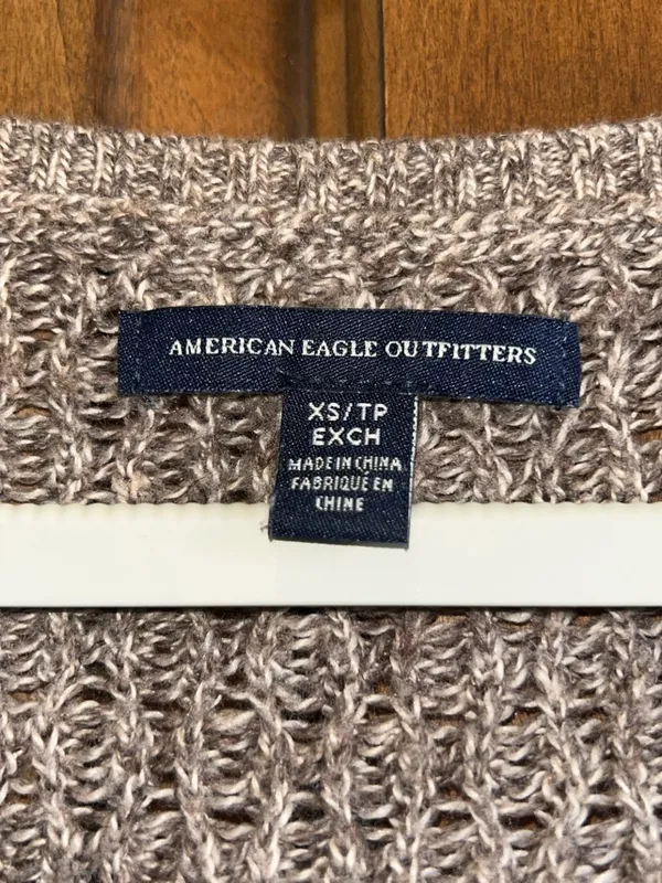 🌸American Eagle Outfitters Women's Cable Knit Sweater V-Neck Grey XSMALL - Image 7