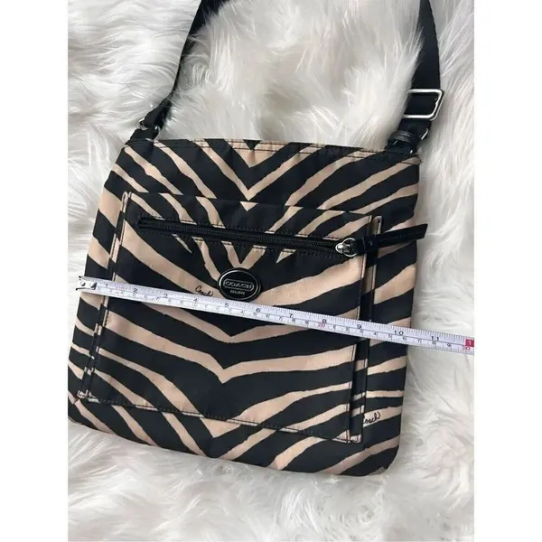 Coach Zebra print Black and Cream Crossbody Bag - Image 7