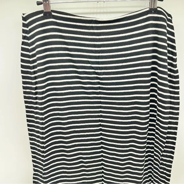 Old Navy Black and White Striped Jersey Knit Pencil Skirt-Size L - Image 2
